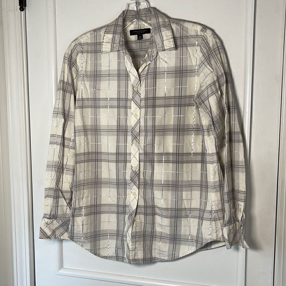 EUC Banana Republic Gray White Silver Metallic Plaid Button Up XS